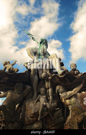 Neptunbrunnen Deutschland Berlin / Neptun fontana Germania Berlino Foto Stock