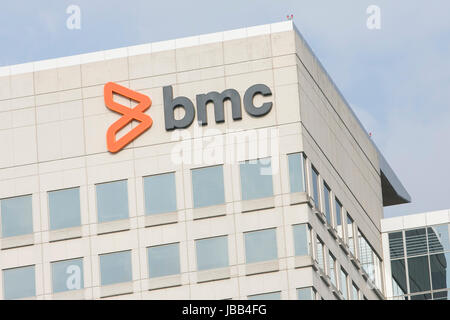 Un logo segno al di fuori della sede di BMC Software a Houston, Texas, il 27 maggio 2017. Foto Stock