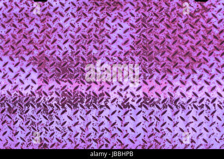 Hintergrund, violett gefärbte Riffelblechplatte Foto Stock