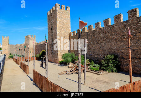 Mura della città fortificata di Montblanc, la Catalogna. Spagna Foto Stock