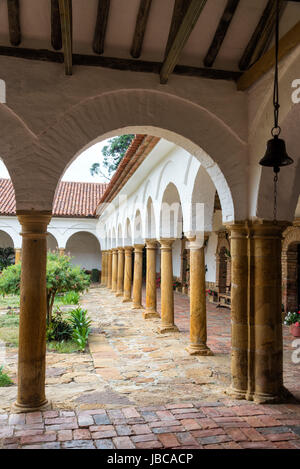 Archi coloniale di Santo Ecce Homo monastero vicino a Villa de Leyva nel dipartimento di Boyaca in Colombia Foto Stock