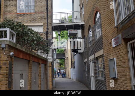 Thames Path, Southwark, Londra, Inghilterra Foto Stock