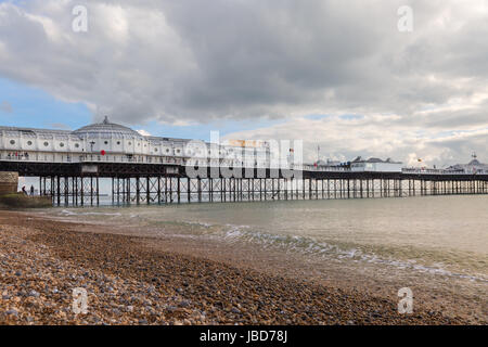 Brighton Palace Pier, Vittoriano piacere dal Molo di Brighton, Inghilterra, Regno Unito Foto Stock