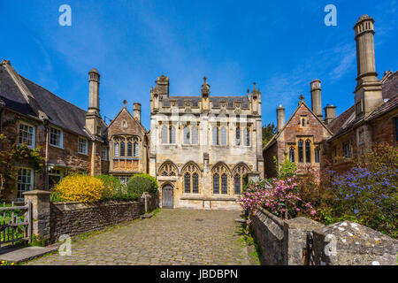 Vicario vicino, una strada basolata accanto alla cattedrale, è la più antica strada abitata in Europa, pozzi, Somerset, Inghilterra, Regno Unito Foto Stock