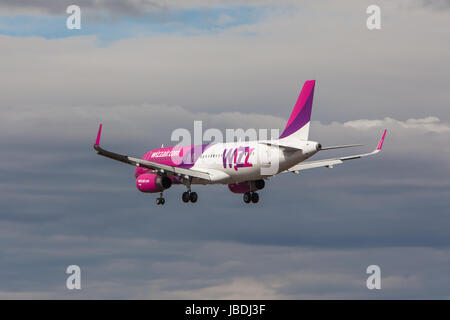 Airbus A320-232 da Wizz Air Foto Stock