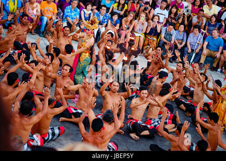 Bali tradizionale danza Kecak Foto Stock