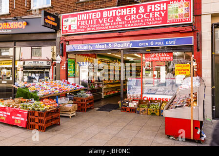 Regno Butcher & Fish, Halal drogheria, la Broadway, Bexleyheath, Londra, Inghilterra Foto Stock