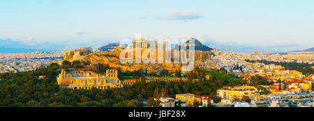 Panoramica Panoramica di Atene con Acropoli di sera Foto Stock