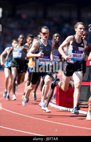 Henrik INGEBRIGTSEN e Nick WILLIS concorrenti negli uomini del 1500m a 2016 Diamond League, Alexander Stadium, Birmingham, Regno Unito, 6 giugno 2016. Foto Stock