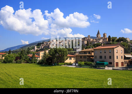 Spello, bellissima città medievale in Umbria, centro Italia. Foto Stock