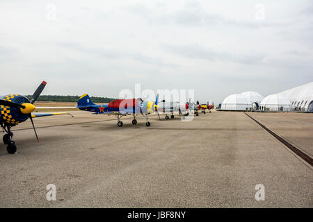 Air show con Yak-52 aeromobile in Portogallo Foto Stock