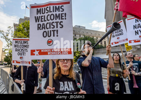 Il 10 giugno 2017; il New York capitolo del Consiglio sulle relazioni American-Islamic (CAIR-NY) e il New York immigrazione Coalition (NYIC) il partner con altri principali gruppi per i diritti civili e gli attivisti grassroots per rally a sostegno della comunità musulmana, presentazione di una alternativa pluralistica per la supremazia bianca e Islamophobic 'Marco contro la Sharia' in Foley Square. Piuttosto che rispondere ad agire per l'America odioso retorica, gli organizzatori sperano di mettere via un distinto e del tutto positivo e messaggio pluralistico. (Foto di Erik McGregor/Pacific Stampa) Foto Stock