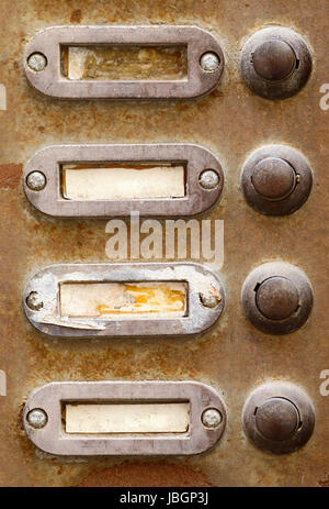 Dettaglio del vecchio e danneggiato campanelli) - pulsanti Foto Stock