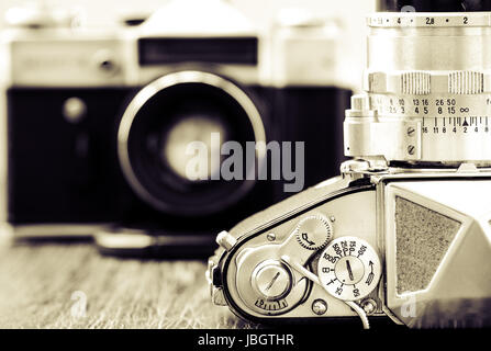 Vista in dettaglio del classico le telecamere in bianco e nero in stile vintage Foto Stock