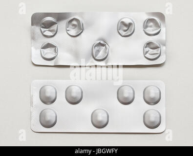 Due d'argento compresse Blister usati e nuovi Foto Stock