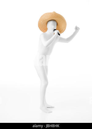 Messicano senza volto vestito in abito bianco con sombrero sulla sua testa Cantare ad un microfono Foto Stock