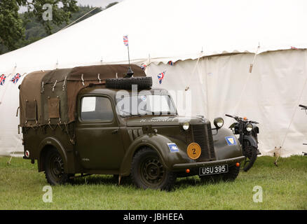 10 Giugno 2017 - Tilly Utility Truck alla mostra di guerra e pace a Wraxall nel Nord Somerset. Inghilterra. Foto Stock