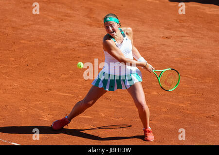 Parigi, Francia. Decimo Giugno, 2017. Jelena Ostapenko (LAT) Tennis : Jelena Ostapenko della Lettonia durante il singolare femminile partita finale degli Open di Francia di tennis tournament contro Simona Halep della Romania al Roland Garros di Parigi, Francia . Credito: AFLO/Alamy Live News Foto Stock