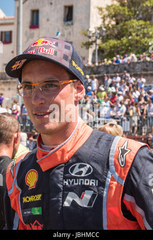 Alghero, Italia, 11 giugno 2017. Rally d'Italia Sardegna 2017, settima tappa del FIA World Rally Championship. Thierry Neuville, terzo classificato. Credito: Giacomo Altamira/Alamy Live News Foto Stock