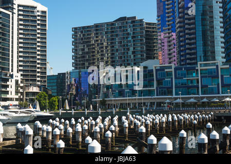 Città del litorale in Melbourne Docklands. Victoria, Australia. Foto Stock