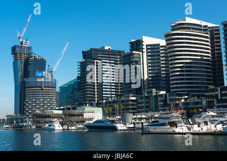 Città del litorale in Melbourne Docklands. Victoria, Australia. Foto Stock