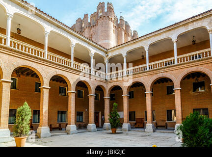 Cortile del Castello di coca nella provincia di Segovia Castilla y Leon, Spagna. Foto Stock