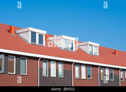 Di nuova costruzione di case a schiera con finestre dormer Foto Stock