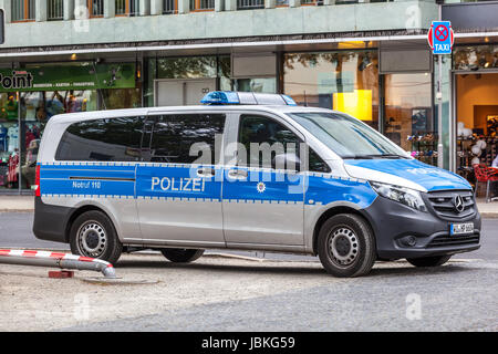 Macchina della polizia tedesca, Germania, Kassel, Assia, Europa Foto Stock