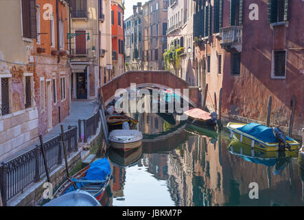 Venezia, Italia - 13 Marzo 2014: guarda a Rio dei Frari canal Foto Stock