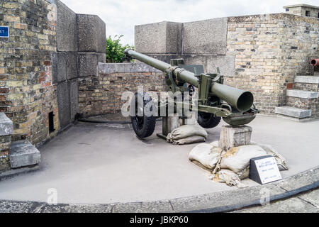 120mm MOBAT anti-pistola serbatoio, seconda guerra mondiale, Harwich Redoubt, costruito 1808-1811, Harwich, Essex, Inghilterra Foto Stock