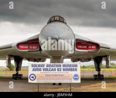 Vulcan Bomber XJ823 in esposizione statica al Solway Aviation Museum Foto Stock