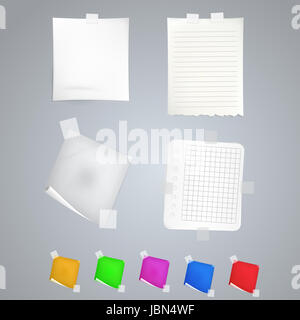 Cinque colorate e quattro bianchi fogli vuoti. Foto Stock