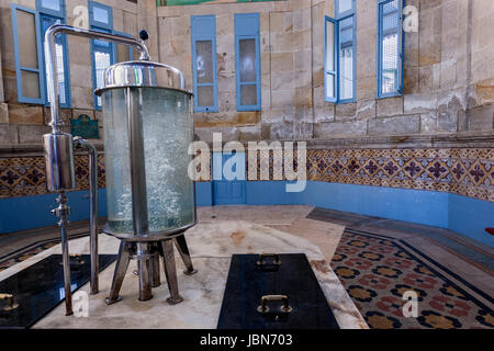 All'interno delle acque sorgive di Aguas de Cabreiroa, Verin, Galizia, Spagna Foto Stock