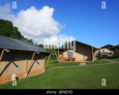 Glamping Safari tende in corrispondenza di nodi punto parco vacanze sull'Isola di Wight Foto Stock