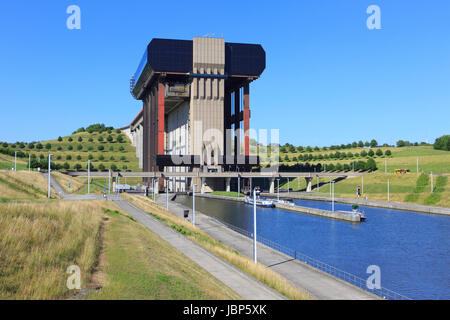 Il più grande del mondo a doppio sollevatore (aperto nel 2002) a Strepy-Thieu , Belgium Foto Stock