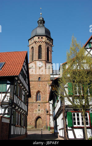 La torre di San Giorgio chiesa di kandel / pfalz,come si vede dal vicolo della torre Foto Stock