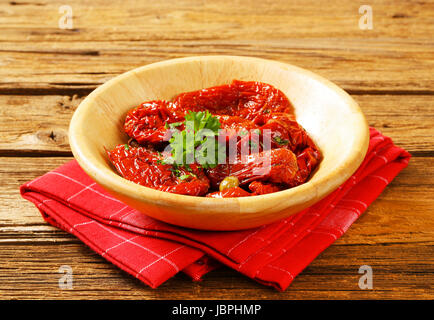 Marinata di pomodori seccati al sole e i pimenti o peperoni dolci Foto Stock