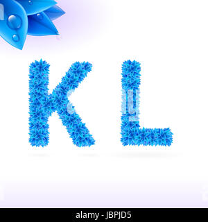 Sans serif font con foglia blu decorazione su sfondo bianco. K e 1 lettere Foto Stock