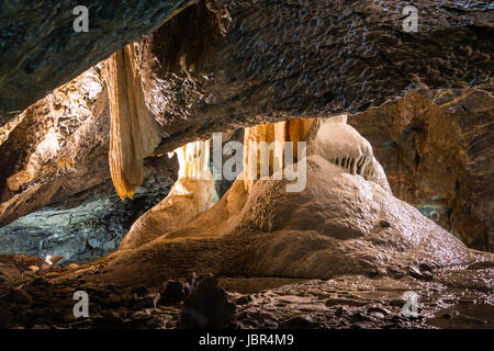 Dettagli entro una grotta Punkevni nel Carso Moravo, Repubblica Ceca Foto Stock