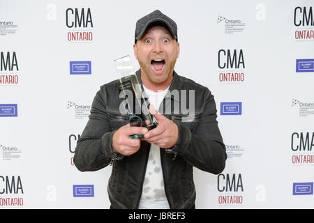 London, Canada. 11 Giugno, 2017. London, Ontario. 11 giugno 2017. 2017 CMA Ontario (Country Music Association Ontario) la premiazione. Nella foto, Tim Hicks. Credito: EXImages/Alamy Live News Foto Stock