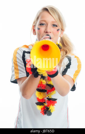 Blonde appassionato di calcio con vuvuzela Foto Stock