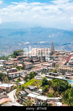 Zaruma - Città nelle Ande, Ecuador. Si trova nel sud della provincia di El Oro (ovvero "l'oro") nella gamma occidentale delle Ande, Zaruma è una graziosa cittadina collinare con ripide strade ritorto Foto Stock