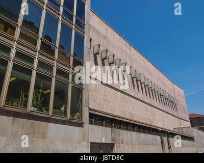 Torino, Italia - 20 giugno 2014: il palazzo della RAI in Via Verdi è stato italiano TV centro di produzione e broadcasting house Foto Stock