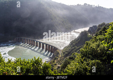 Ponte sul fiume bocca, Garden Route, Sud Africa Foto Stock