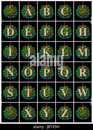 Una caramella alfabeto di canna fatta di agrifoglio e sfera di vetro ornamenti. Foto Stock