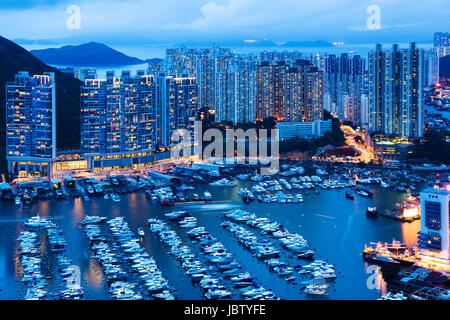 Aberdeen di Hong Kong di notte Foto Stock