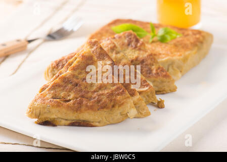 Pane arabo murtabak, in impostazione dello sfondo Foto Stock