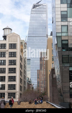 10 cantieri Hudson grattacielo visto dalla linea alta, Manhattan, New York, Stati Uniti d'America Foto Stock