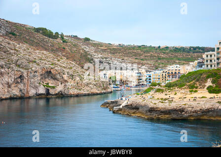 Vista sulla città di Xlendi, isola di Gozo, Malta Foto Stock