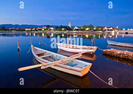 Serata tranquilla in Nin Harbour, Dalmazia, Croazia Foto Stock